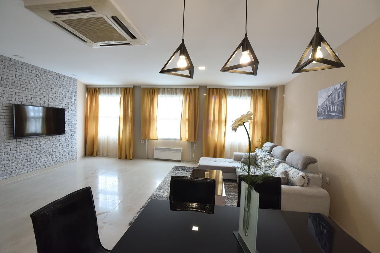 City Center Apartments Pirot Exteriér fotografie