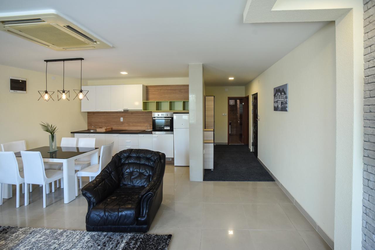 City Center Apartments Pirot Exteriér fotografie