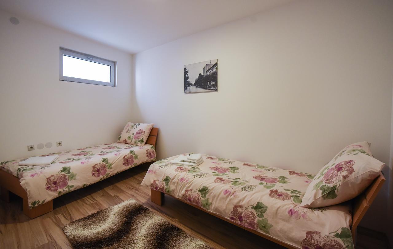 City Center Apartments Pirot Exteriér fotografie