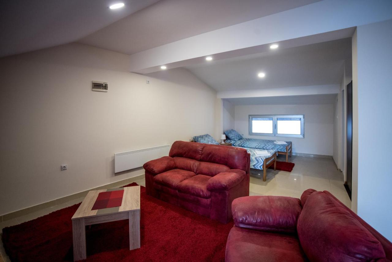 City Center Apartments Pirot Exteriér fotografie