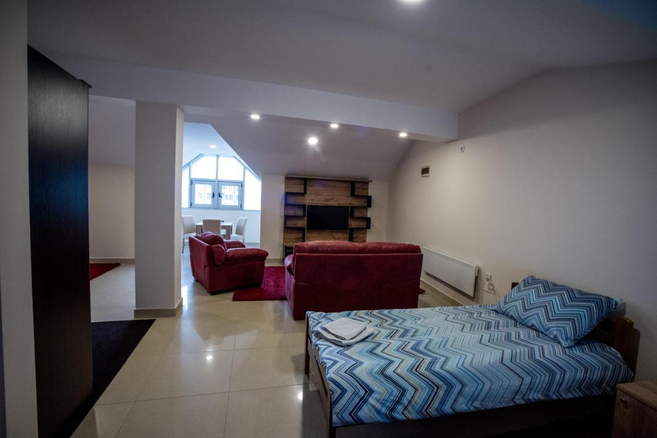 City Center Apartments Pirot Exteriér fotografie